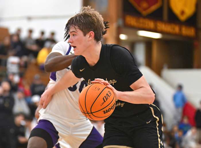 Archbishop Mitty vs Carlsbad Torrey Pines Holiday Classic December 29, 2023 Photo-Justin Fine82